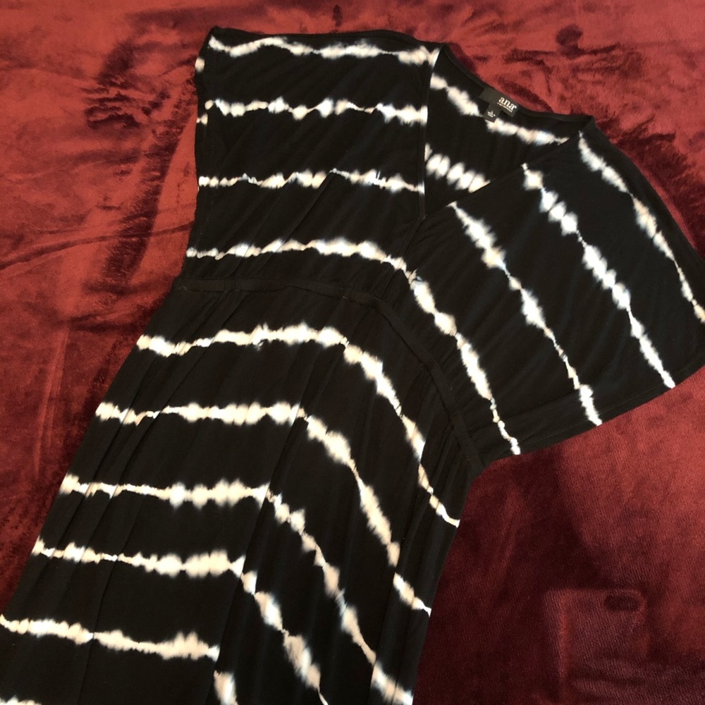 a.n.a Black and White Tie-dye stripped Maxi dress.